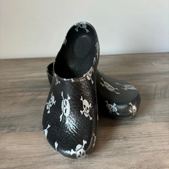 Birkenstock Profi Birki Black Skull and Bones Clogs Size 5 1 2
